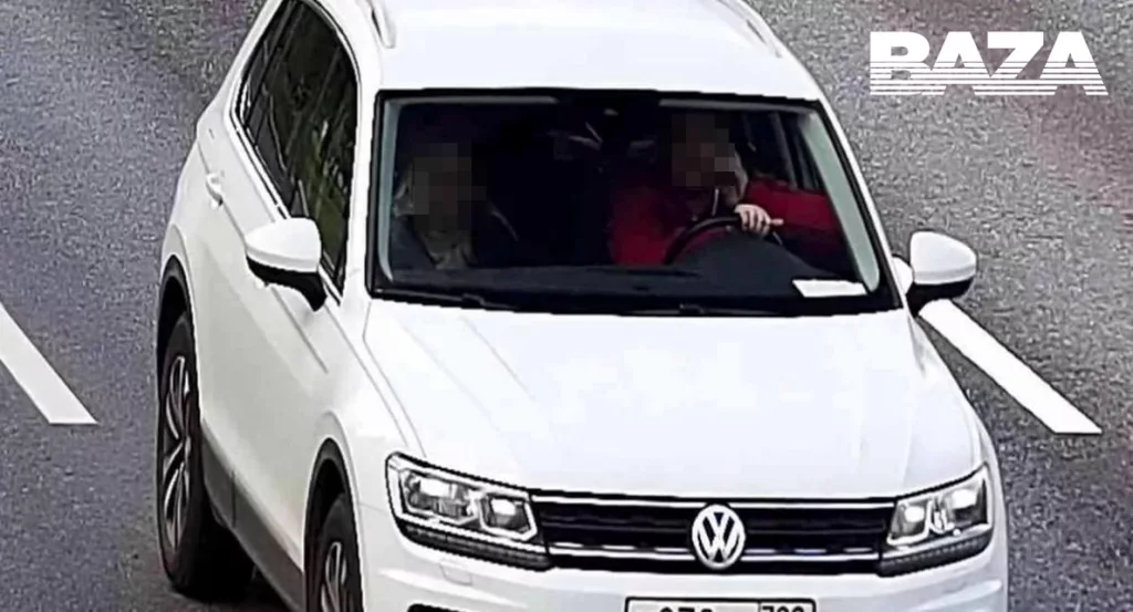 Смотреть рилсы за рулём больше не получится — в Москве и Подмосковье водителям начали приходить штрафы за телефон в руке