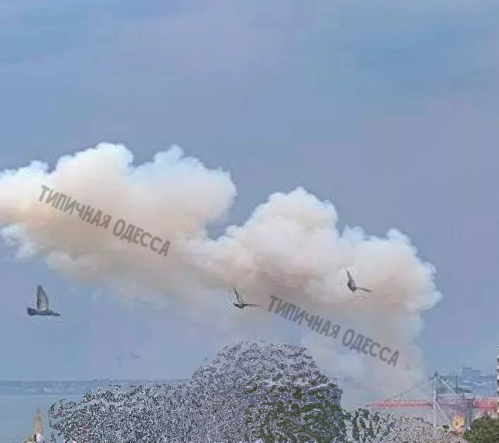 Удар ракетным вооружением сегодня. Пишут о прилётах в портовой зоне