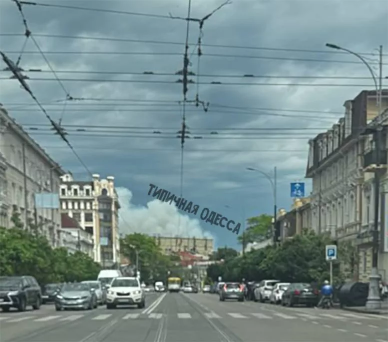 Удар ракетным вооружением сегодня. Пишут о прилётах в портовой зоне