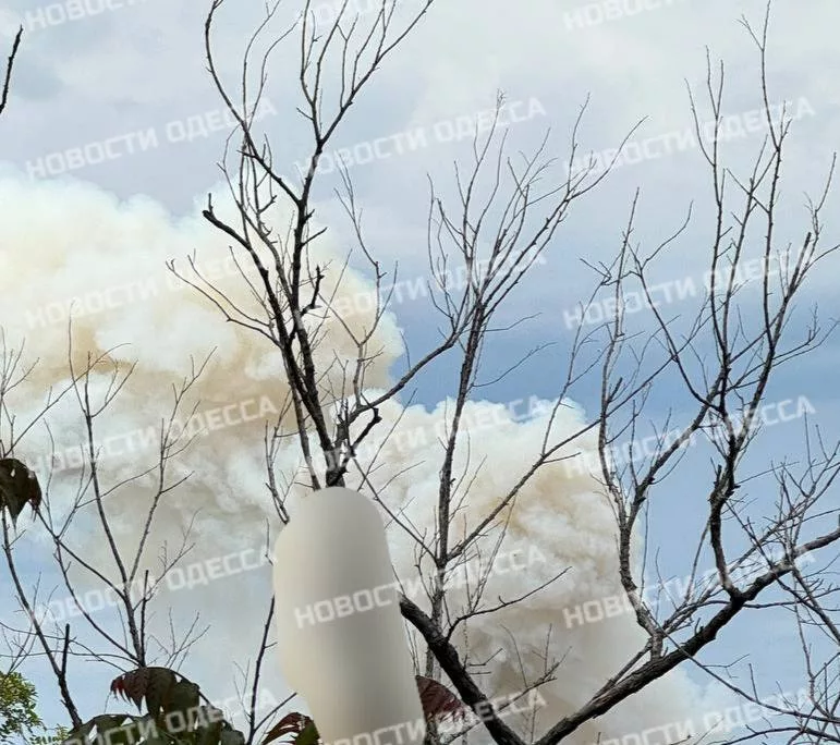 Мощный взрыв в порту Одессы