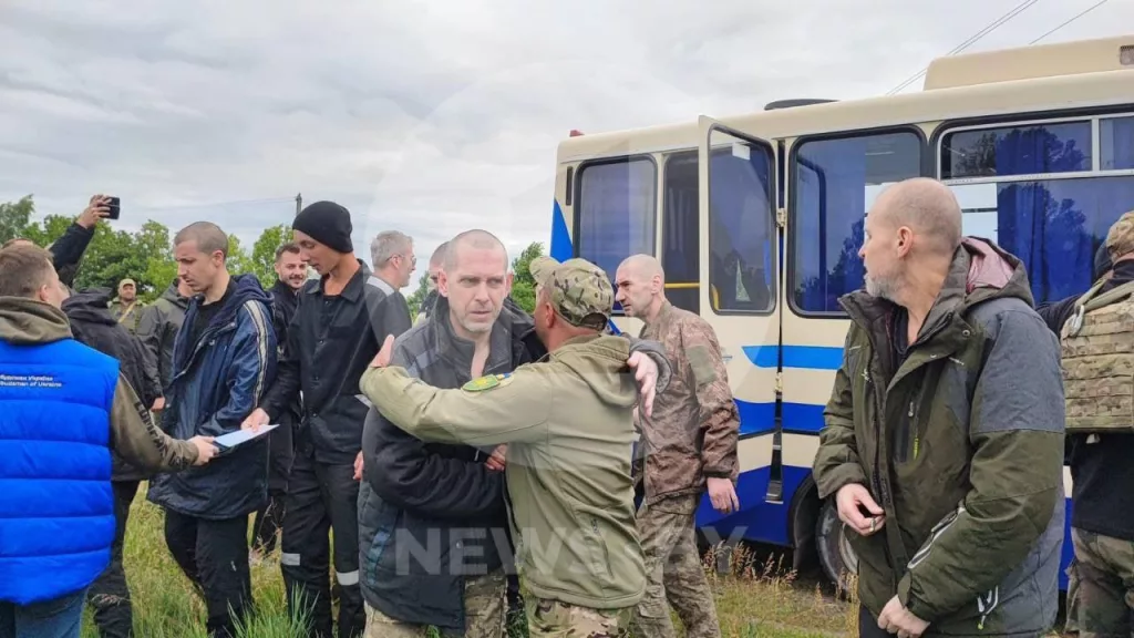 390 на 390: состоялась первая часть обмена пленными с Украиной