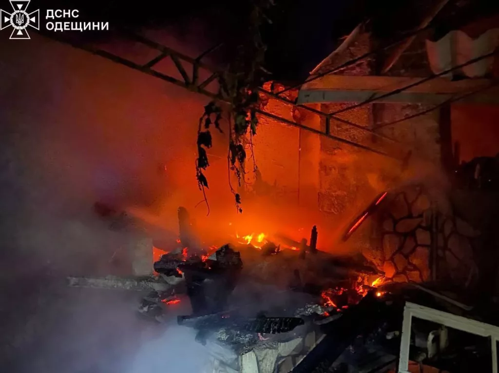 Массированный удар нанесён ВС РФ по военным объектам в десяти областях Украины