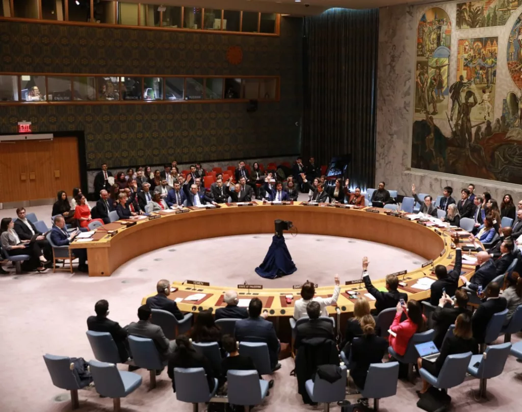 Россия запросила заседание СБ ООН в связи с угрозами глобальному миру из-за действий стран Европы, которые пытаются мешать урегулированию на Украине, сообщил Полянский