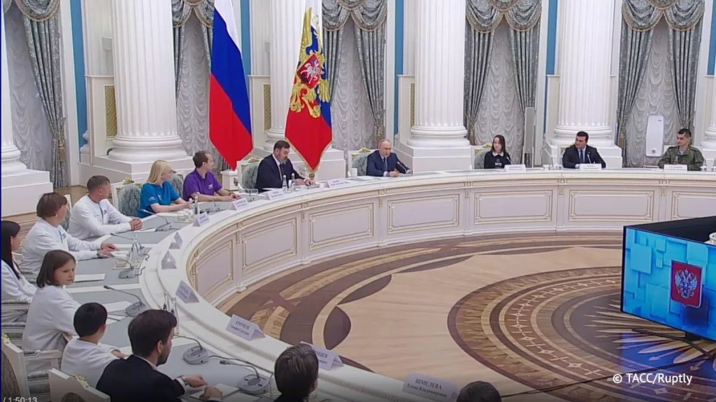 Путин поручил создавать условия для самореализации для вернувшихся бойцов СВО