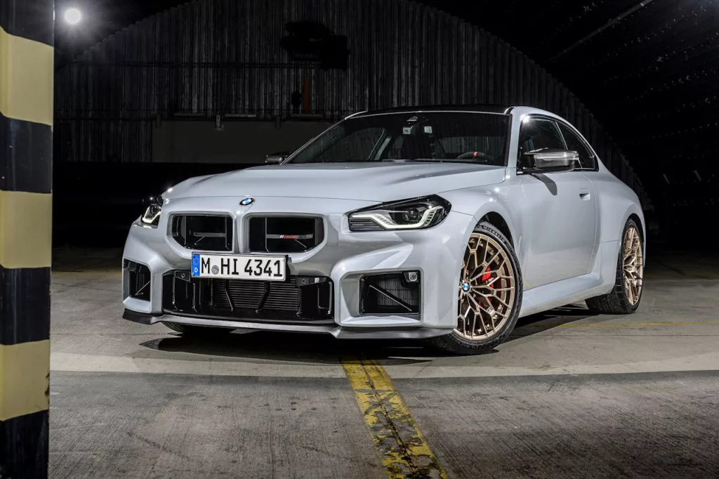 BMW выпустили настоящего зверя — M2 CS 2025 на 530 л.с. и заднем приводе