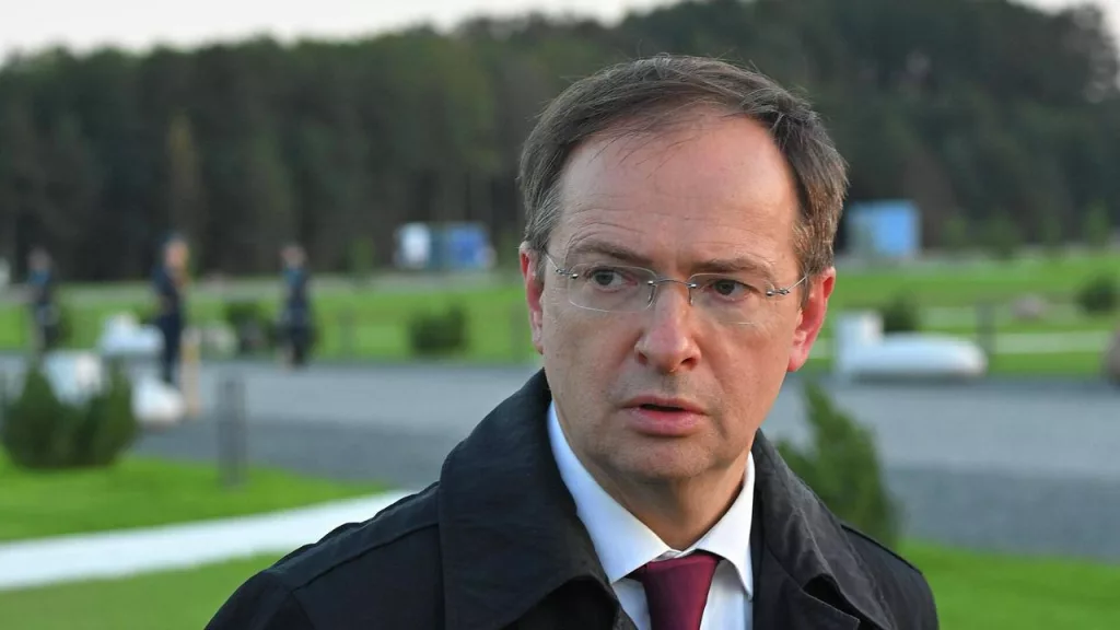 Владимир Мединский заявил, что позвонил министру обороны Украины Умерову и предложил дату и место встречи для обмена меморандумами