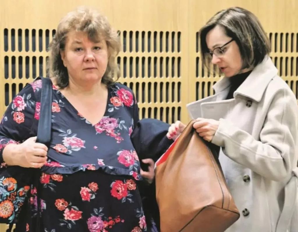 Суд в Праге приговорил учительницу Мартину Беднаржову к семи месяцам условного лишения свободы за пророссийскую позицию по Украине, сообщает Česká justice