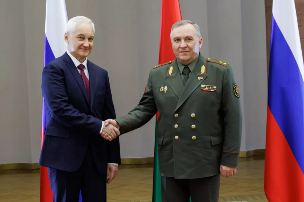 Министр обороны РФ Андрей Белоусов провел переговоры со своим белорусским коллегой в Минске