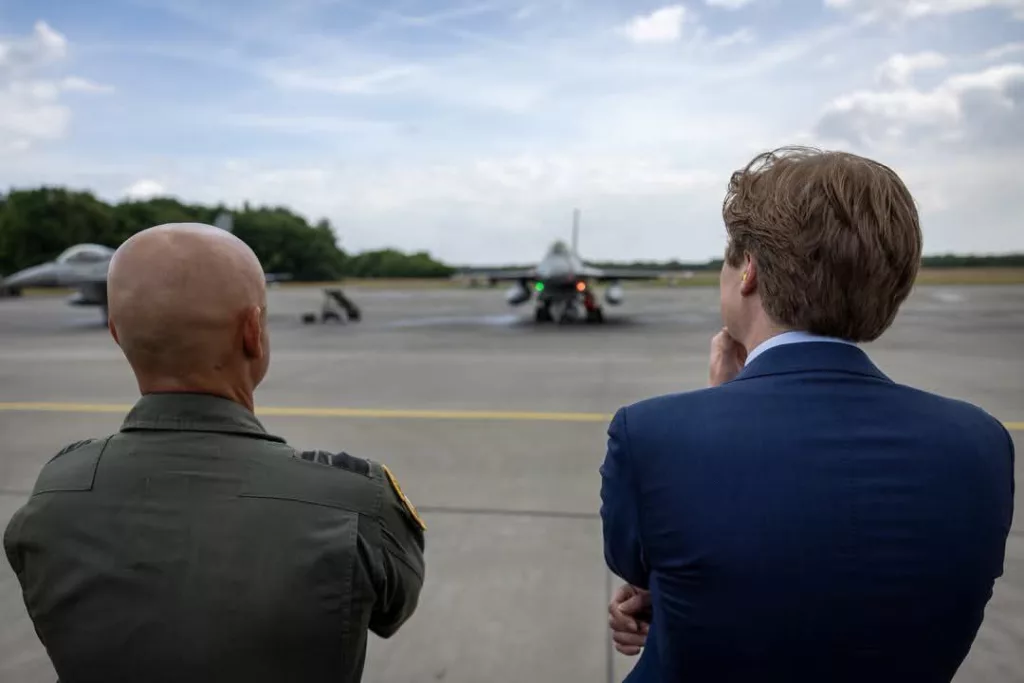 Из Нидерландов на Украину вылетела последняя партия истребителей F-16