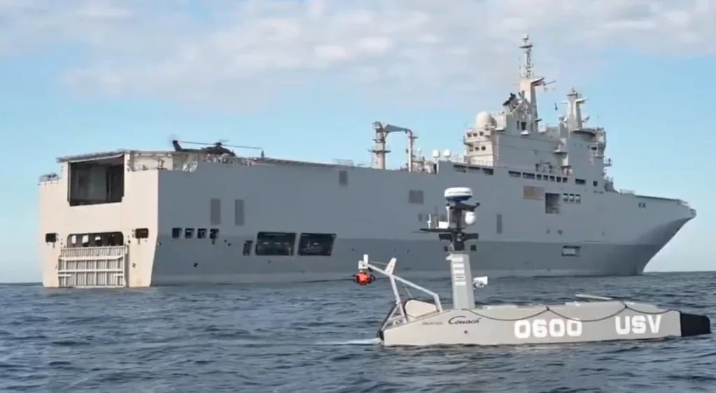 Французские ВМС показали видео применения десятков видов дронов во время учений