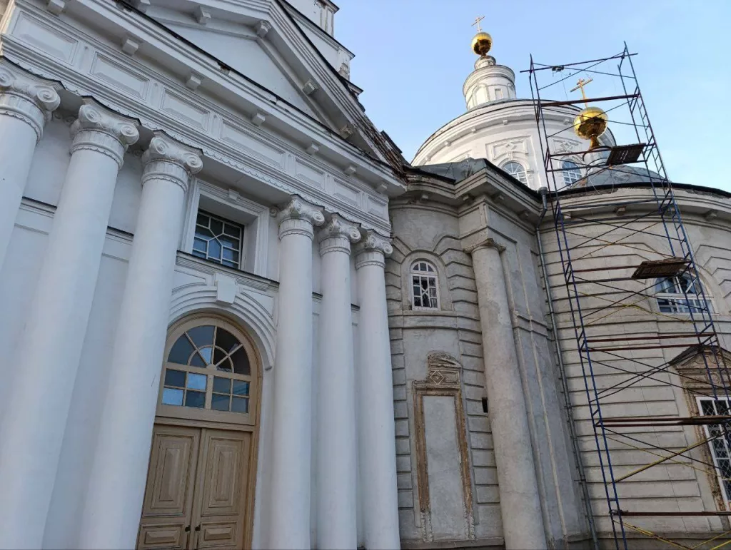 Украинский БПЛА атаковал Успенский кафедральный собор в Рыльске