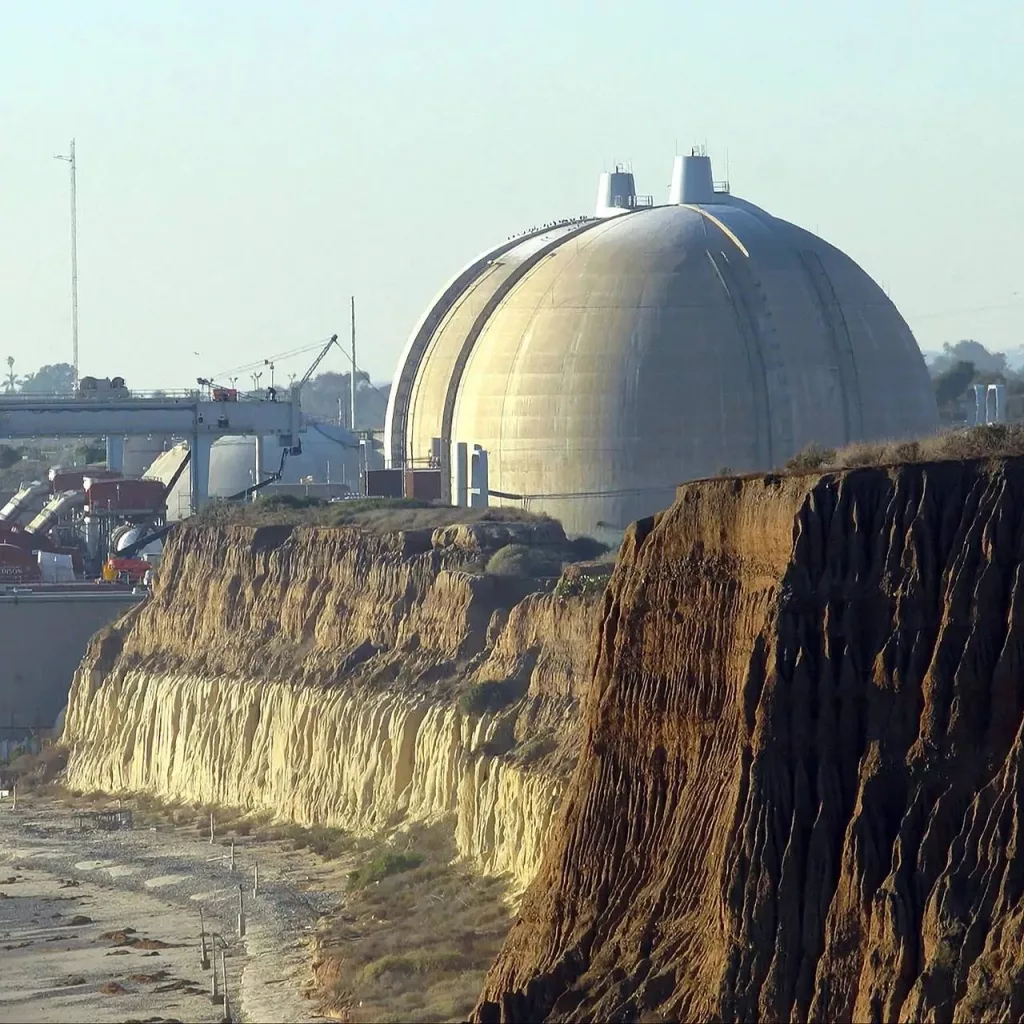 В США хотят построить 10 ядерных реакторов после указа Трампа о четырехкратном увеличении ядерной энергетики страны к 2050 году