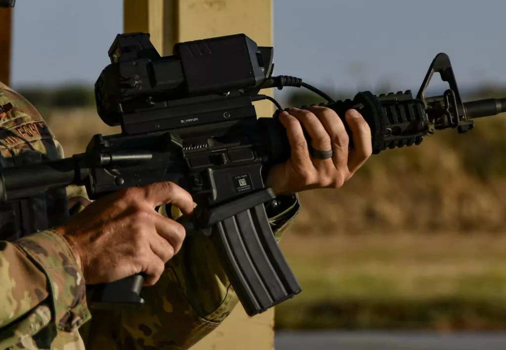 Армия США заказала пехотинцам умные прицелы SMASH для борьбы с дронами