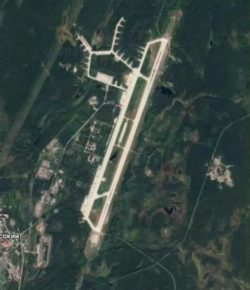 На данный момент подтверждены атаки только на авиабазу Оленья в Мурманской области и на авиабазу "Белая" в Иркутской