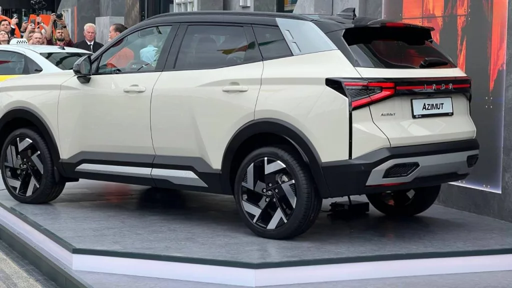 АвтоВАЗ представил новый кроссовер - Lada Azimut