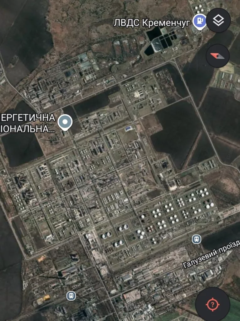 В Кременчуге пожары после прилетов, слышны мощные взрывы