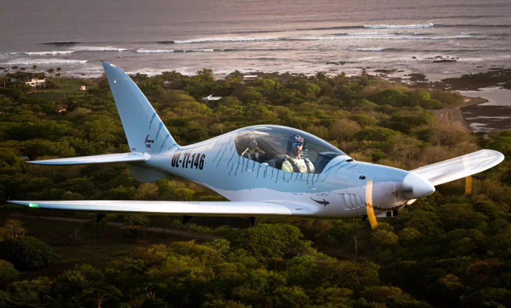 Чешско-словацкая компания передала Украине самолет Shark для подавления БПЛА с помощью РЭБ