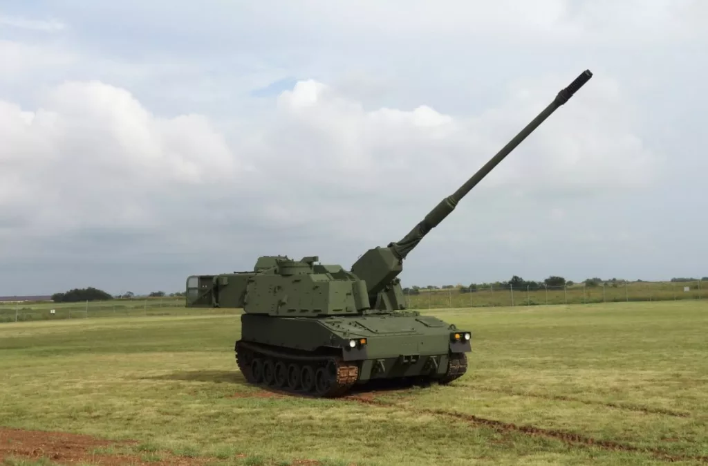 В рамках поиска новой САУ для армии США на M109 была установлена немецкая 155-мм пушка Rheinmetall L52, используемая в таких самоходках как PzH 2000 и RCH 155