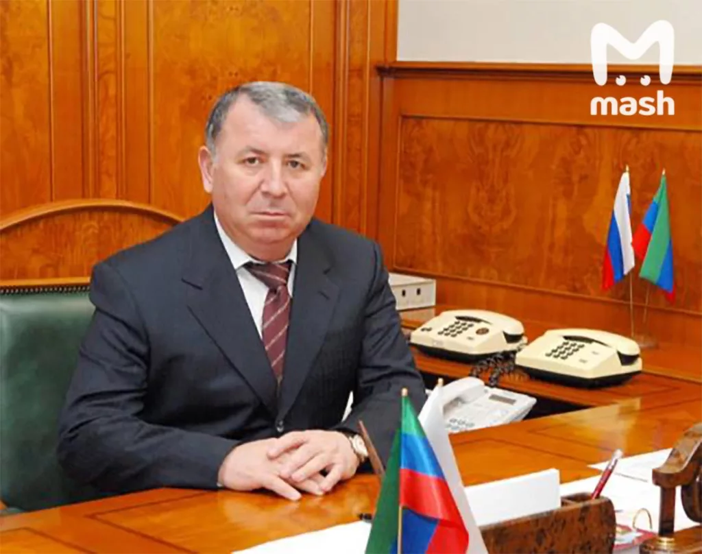 Правоохранители провели обыски в квартире, офисе и ещё на 48 адресах, связанных с госсекретарём Республики Дагестан Магомедом-Султаном Магомедовым