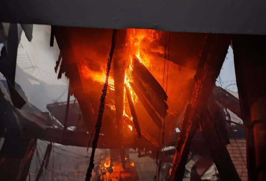 ВС РФ нанесли удары по военным целям в шести областях Украины. Этой ночью «Гераней» было немного. Вероятно, это связано с плохими метеоусловиями на пусковых площадках — украинский мониторинг насчитал 41 российский БПЛА, запущенный с территории России, из которых якобы «сбиты/локационно потеряны» – 24. На 26.06.2025