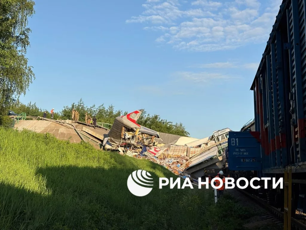 Дневные кадры с места теракта в Брянской области