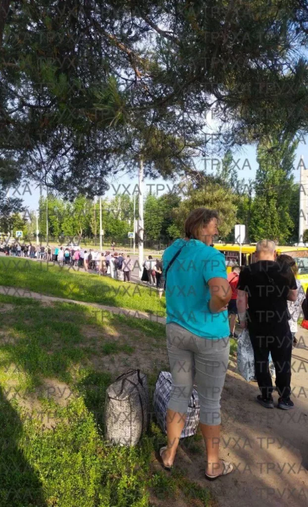 Транспортный апокалипсис в Киеве: метро встало, к остановкам – километровые очереди