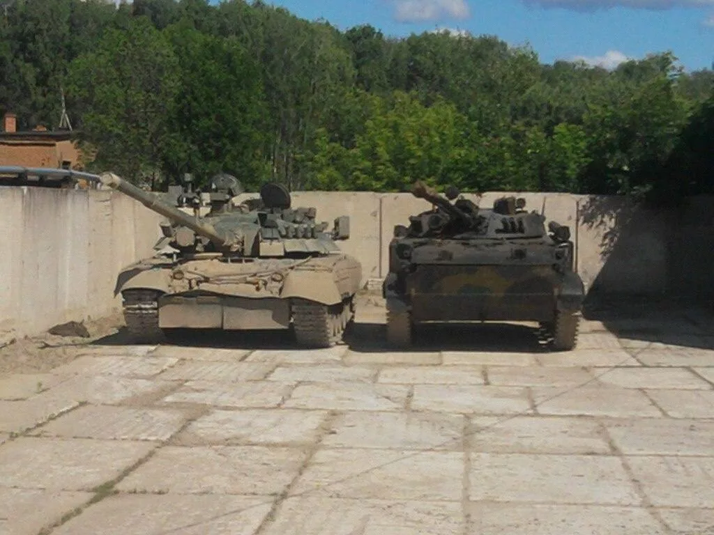 Танк Т-80У и БМП-3 3-й танковой бригады Сухопутных войск Южной Кореи. Наши дни