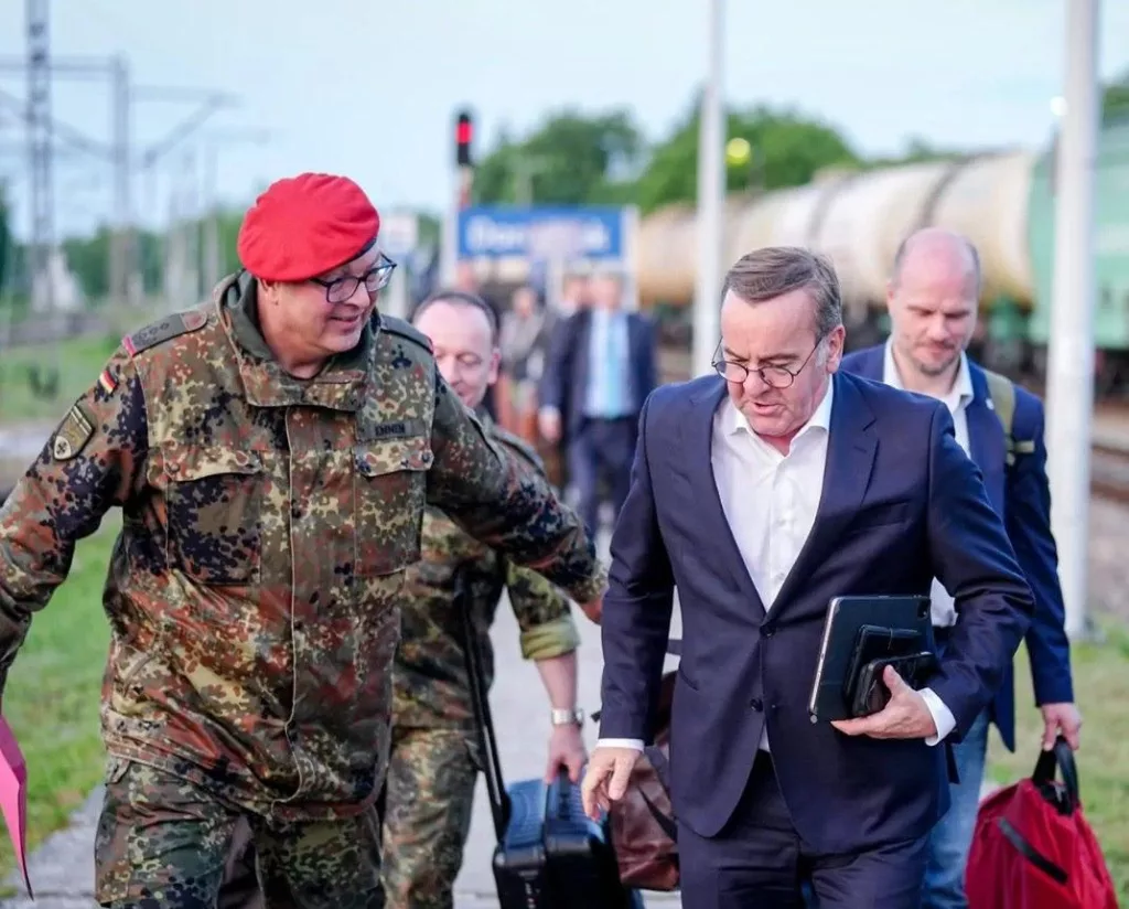 Писториус в Киеве: Германия готовит новые шаги «помощи» Украине