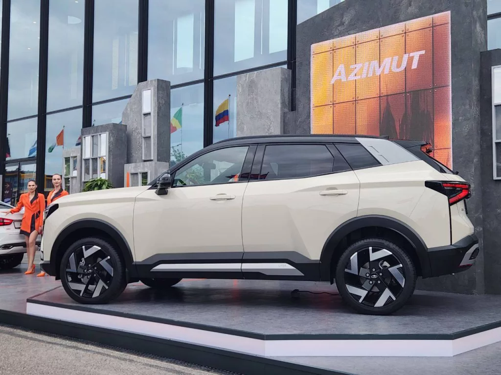 АвтоВАЗ представил новый кроссовер - Lada Azimut