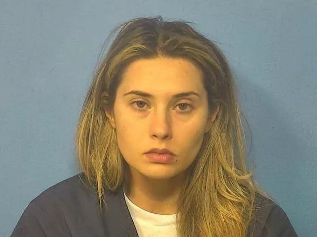 В США 30-летняя училка два года занималась сексом с 14-летним учеником, и теперь ей грозит до 60 лет тюрьмы