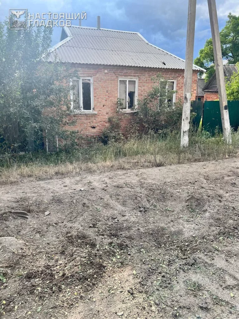 Белгородская область. Губернатор: В селе Нижнее Берёзово-Второе Шебекинского округа дрон атаковал легковой автомобиль — транспортное средство повреждено