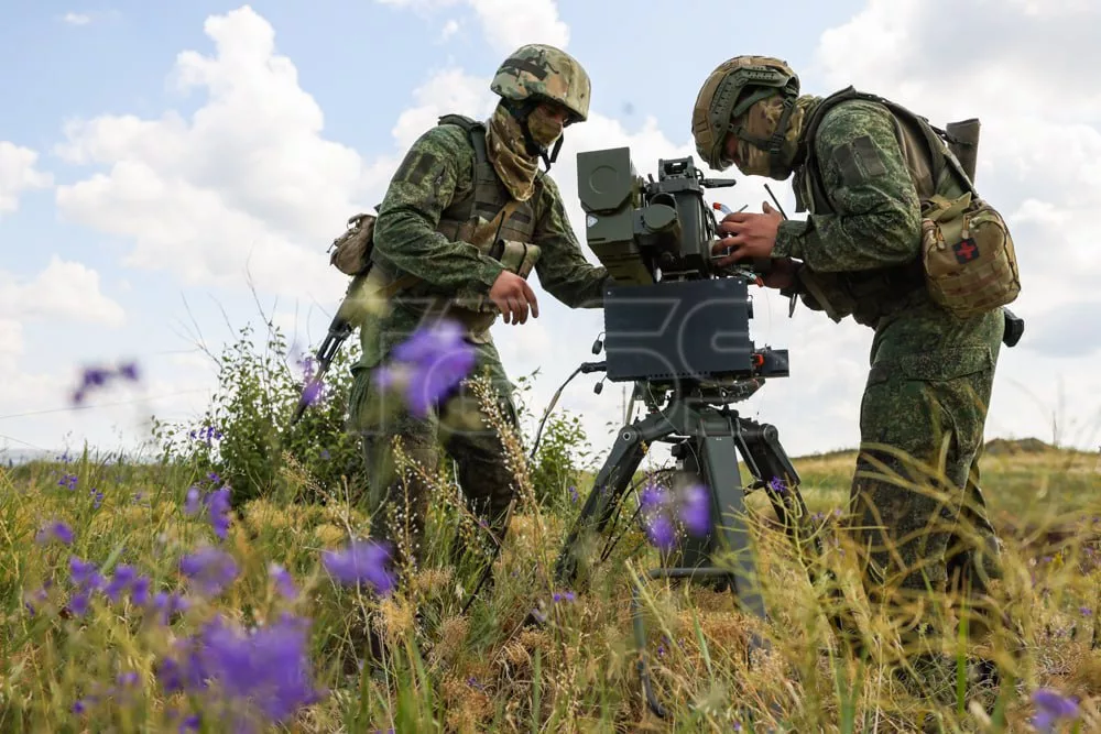 Показательный пуск ПТРК «Корнет-Д» с пультом дистанционного управления на полигоне в ЛНР