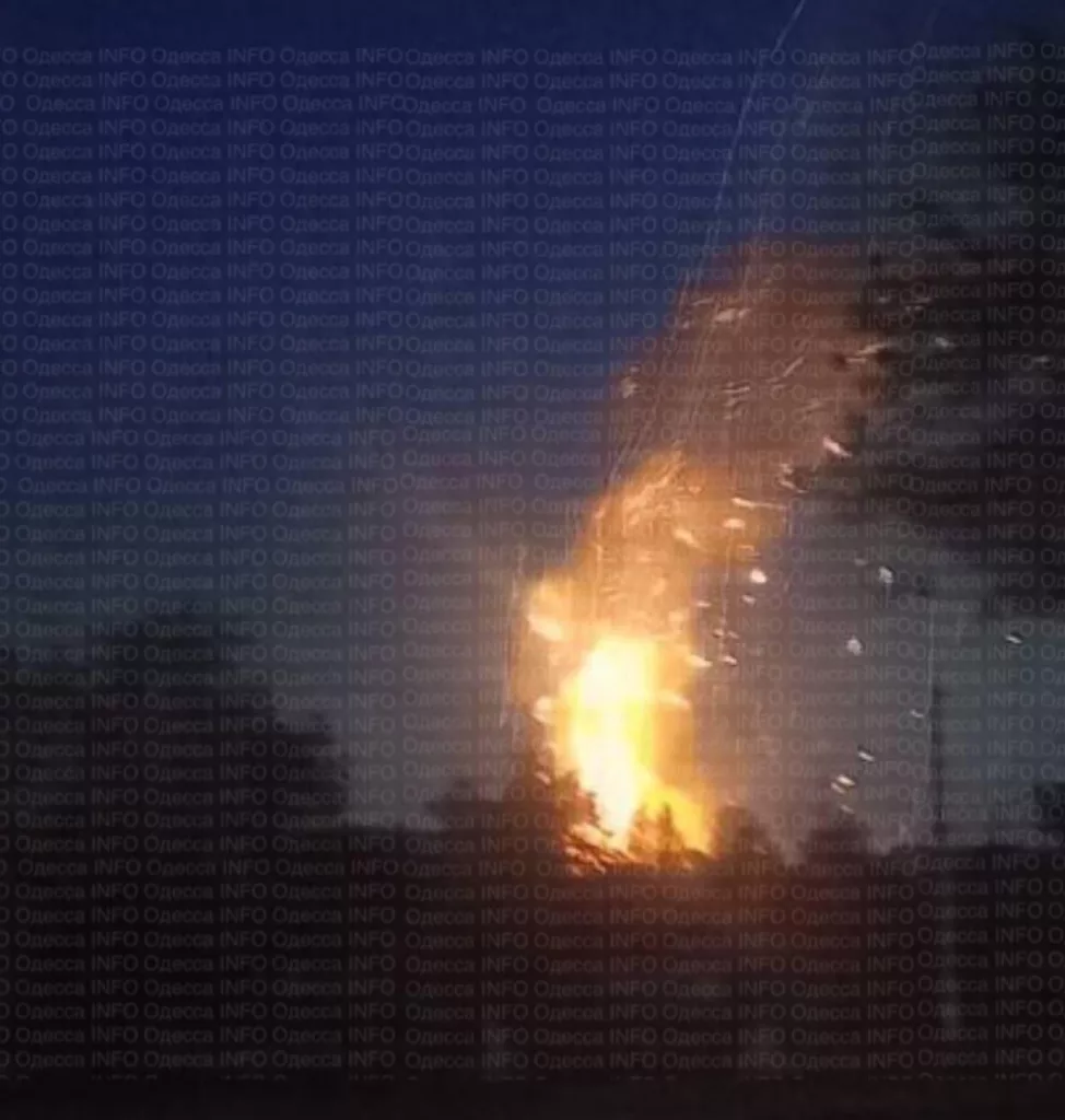 Одесса в дыму: российские дроны ударили по порту и складам – логистика ВСУ под огнем