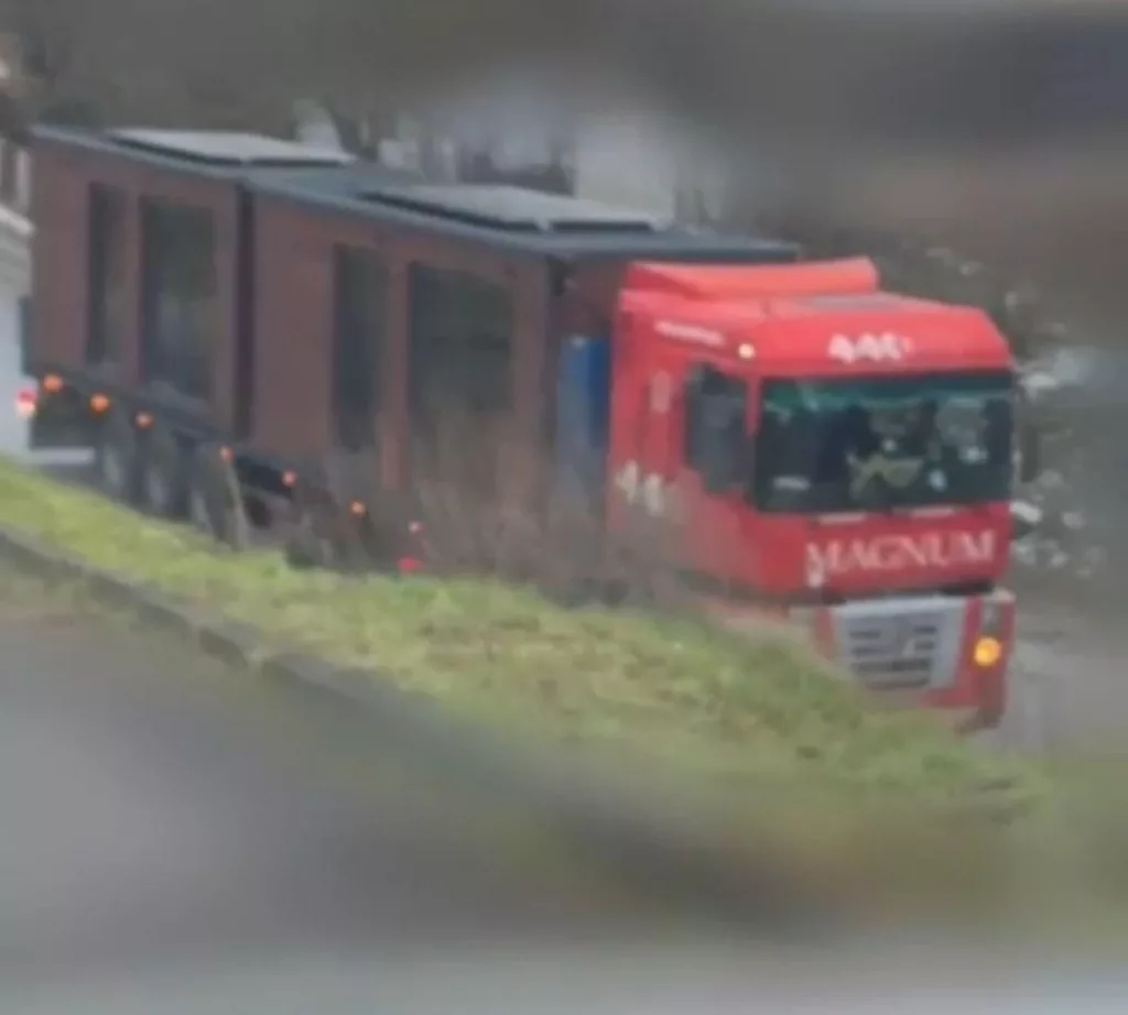 Видео тех самых фур-дрононосцев с двойной крышей – удар по российским аэродромам готовился тщательно