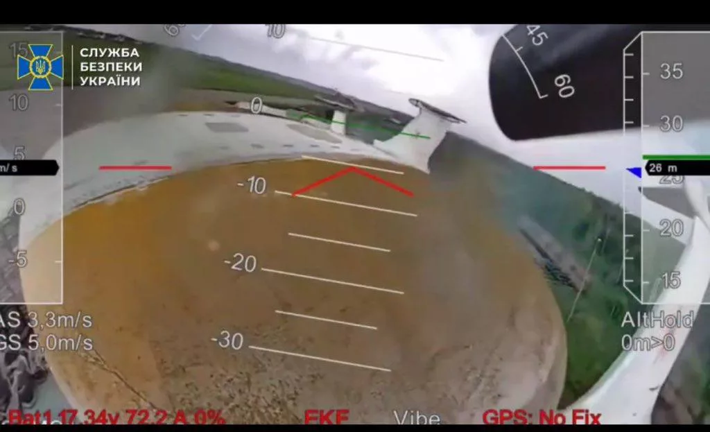 СБУ продолжают публиковать видео с FPV, по меньшей мере один российский самолет ДРЛОиУ А-50 был поврежден на авиабазе в Иваново