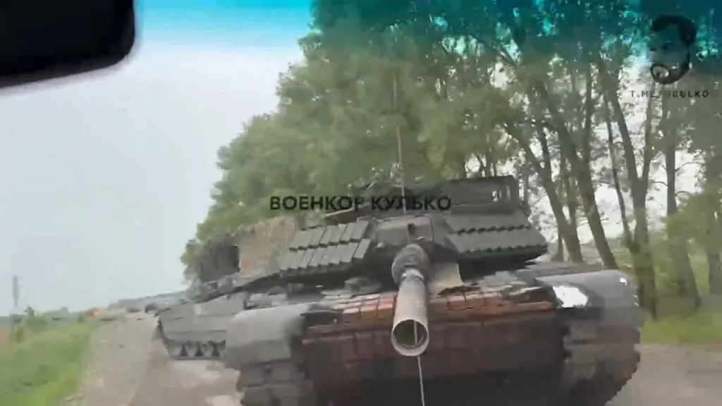 Эвакуация M1A1SA Abrams, брошенного возле села Заолешенка, и мостоукладчика M60 AVLB, брошенного возле села Гоголевка, Суджанский район Курской области
