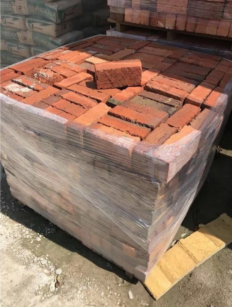 Сторонники Трампа в сети провели деанонимизацию аккаунта в X "LA Scanner", который координировал нападения на полицейских и агентов ICE, раскрывая их локации