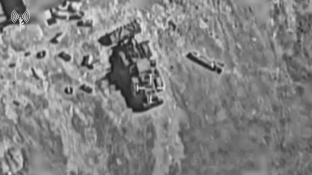 Израиль приступил к ударам по иранской инженерной технике, задействованной для работ по ликвидации последствий на месте нанесенных авиаударов по ракетным базам и складам