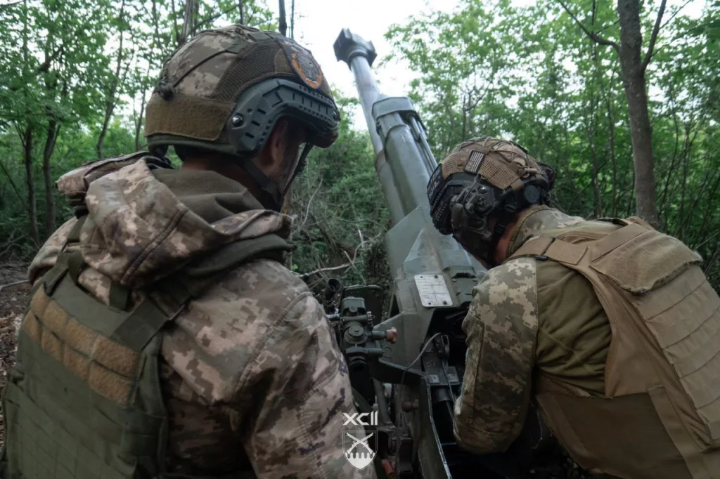 Комбинированное буксируемое артиллерийское 120-мм орудие 2Б16 «Нона-К» на вооружении ВСУ ведет огонь французскими нарезными минами HE-120-PR14