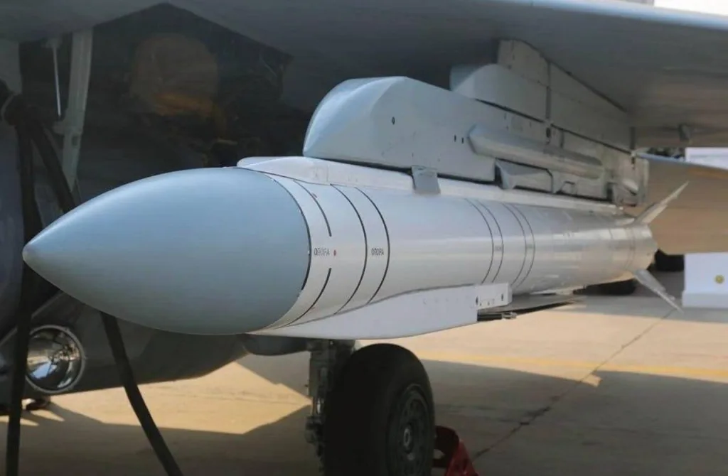 Новый КАБ «Гром-Э1» впервые долетел до Днепра, – украинские СМИ