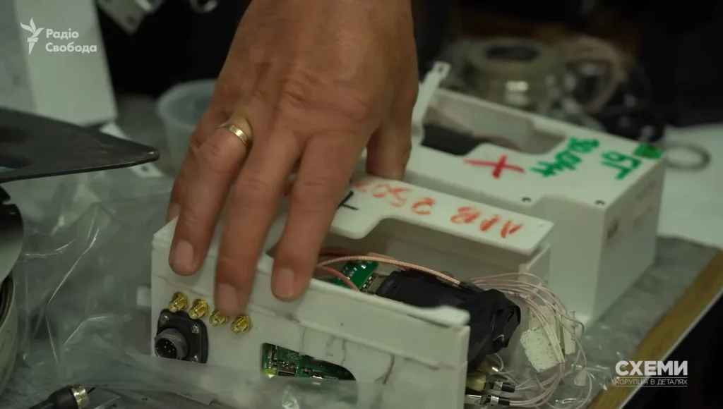 Модуль передачи данных с GSM-модемом, обнаруженный в перехваченном дроне-камикадзе «Герань-2»