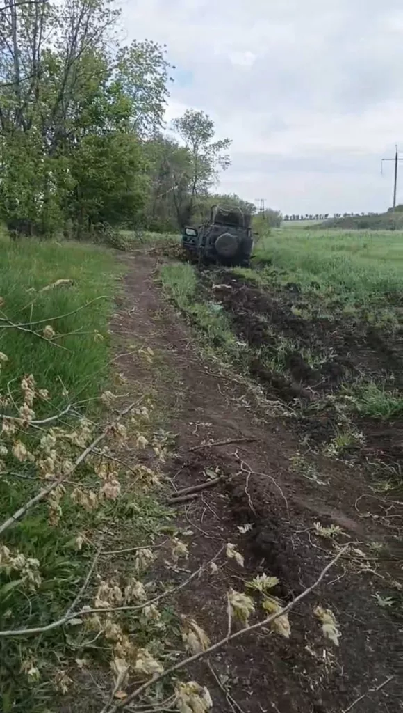 Два украинских бронеавтомобиля «Козак-7», ставшие трофеями российских военных в районе села Александрополь