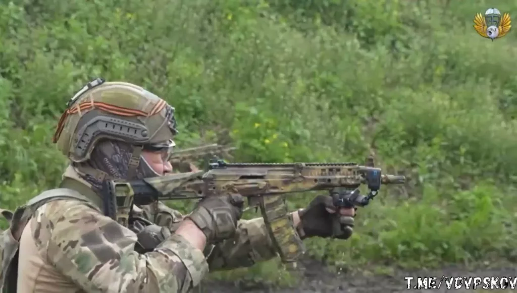Испытания нового АК-12К военнослужащими 76-й дивизии ВДВ на кадрах от vdvpskov