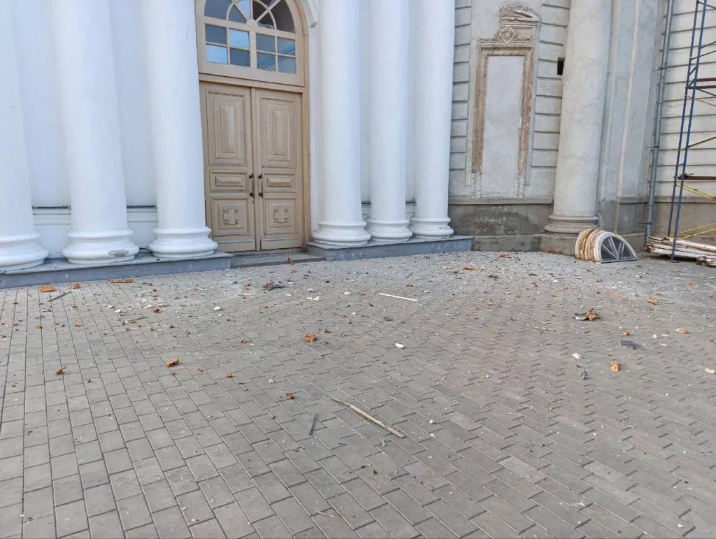 Украинский БПЛА атаковал Успенский кафедральный собор в Рыльске