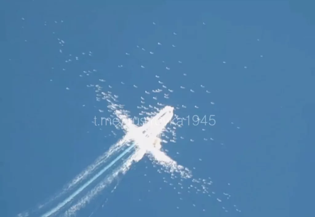 Поражение очередного украинского БЭК-носителя FPV-дронов ударом нового дрона "Клин" в Черном море