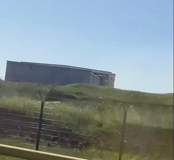 Фото вблизи защитных ангаров для авиации на аэродроме Саки в Крыму, появившиеся на каналах противника