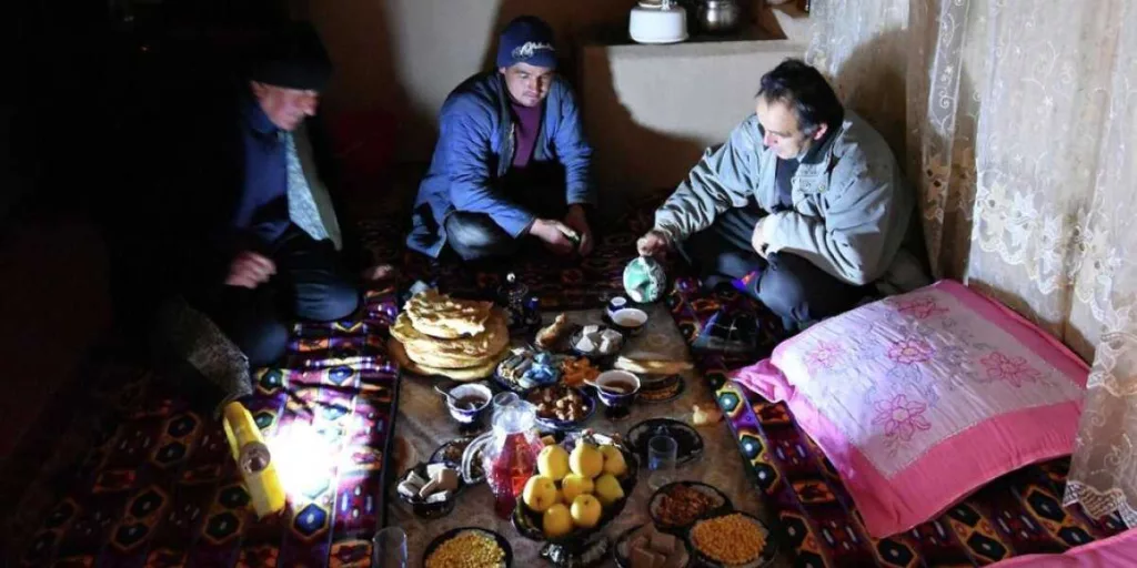 Россия прощает Таджикистану миллиардный долг за свет, но повышает тарифы для своих граждан