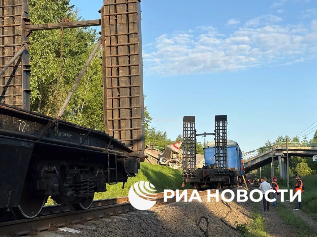 Дневные кадры с места теракта в Брянской области