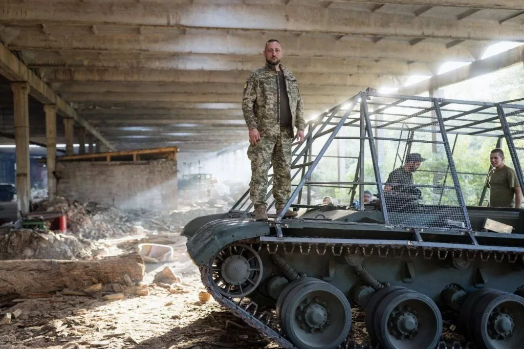 Очередной эрзац (кадры 1) на шасси САУ 2С19 "Мста-С" засветился на вооружении украинской армии