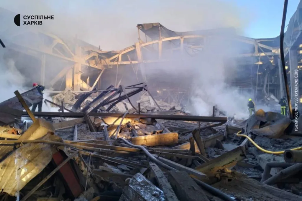 ВС РФ нанесли комбинированные удары по военным целям в пяти областях Украины. Мониторинг противника насчитал 23 БПЛА, запущенных с территории России, из которых якобы «сбиты/локационно потеряны» – 22. На 28.06.2025